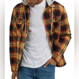 Wrangler Men's Heavyweight Plaid Hooded Shirt Shacket Quilted Size L Rugged NWOT